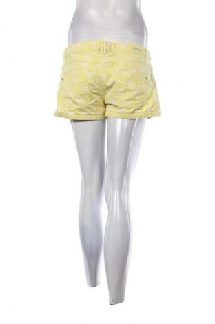 Damen Shorts Pull&Bear, Größe L, Farbe Mehrfarbig, Preis € 9,72