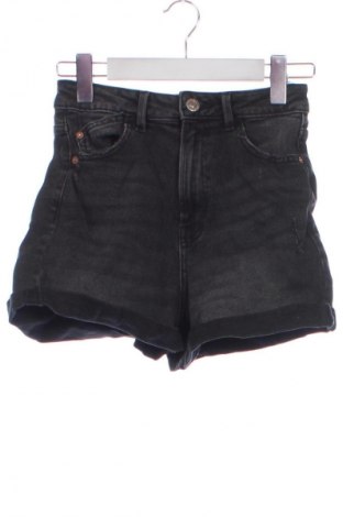 Γυναικείο κοντό παντελόνι Stradivarius, Μέγεθος XS, Χρώμα Γκρί, Τιμή 9,72 €