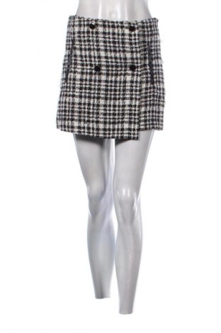 Damen Shorts Stradivarius, Größe M, Farbe Mehrfarbig, Preis € 7,99