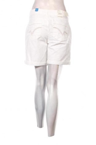 Pantaloni scurți de femei Timezone, Mărime L, Culoare Alb, Preț 98,99 Lei