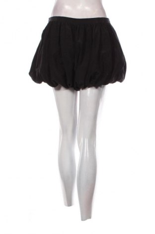 Pantaloni scurți de femei Zara, Mărime M, Culoare Negru, Preț 121,00 Lei