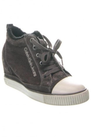 Дамски обувки Calvin Klein Jeans, Размер 36, Цвят Сив, Цена 164,87 лв.