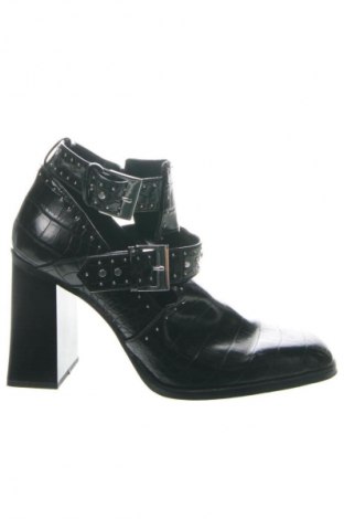 Obuwie damskie Zara, Rozmiar 41, Kolor Czarny, Cena 168,17 zł