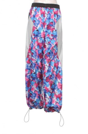 Damskie spodnie Adidas, Rozmiar M, Kolor Kolorowy, Cena 337,91 zł