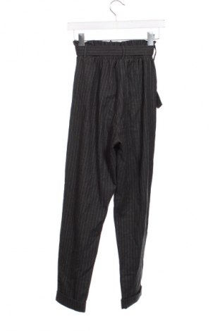 Дамски панталон Bershka, Размер S, Цвят Многоцветен, Цена 13,80 €