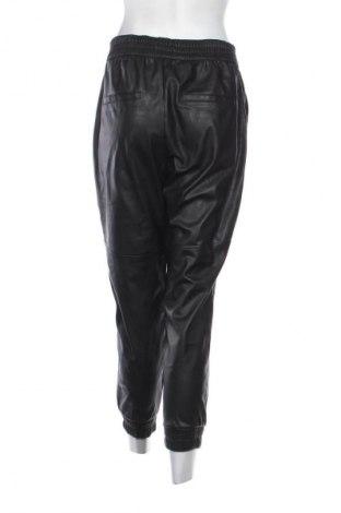 Pantaloni de femei Bershka, Mărime L, Culoare Negru, Preț 77,17 Lei