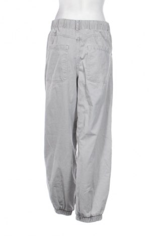 Damskie spodnie Bershka, Rozmiar M, Kolor Szary, Cena 66,67 zł