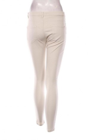 Γυναικείο παντελόνι Bershka, Μέγεθος M, Χρώμα Εκρού, Τιμή 14,83 €