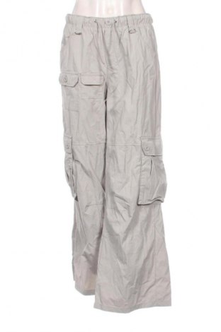 Дамски панталон Bershka, Размер M, Цвят Сив, Цена 33,04 лв.