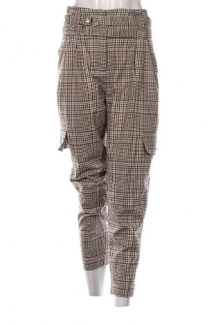 Γυναικείο παντελόνι Bershka, Μέγεθος M, Χρώμα Πολύχρωμο, Τιμή 16,15 €