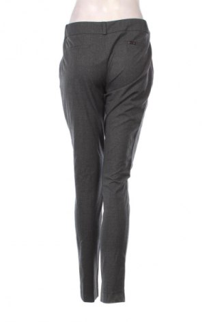 Damenhose Guess, Größe L, Farbe Grau, Preis € 103,95