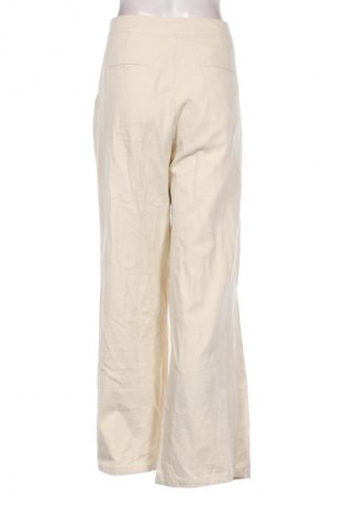 Дамски панталон Lewis & Melly, Размер L, Цвят Екрю, Цена 62,02 лв.