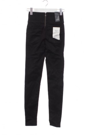 Дамски панталон Pieces, Размер XXS, Цвят Черен, Цена 23,99 лв.