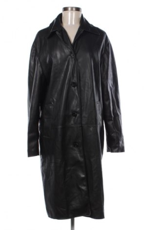 Дамско кожено яке Bershka, Размер M, Цвят Черен, Цена 58,00 лв.