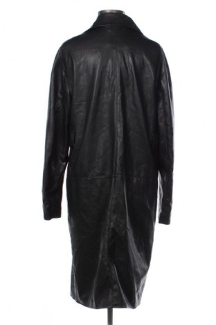 Дамско кожено яке Bershka, Размер M, Цвят Черен, Цена 58,00 лв.