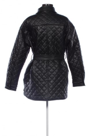 Γυναικείο δερμάτινο μπουφάν Cropp, Μέγεθος L, Χρώμα Μαύρο, Τιμή 31,71 €