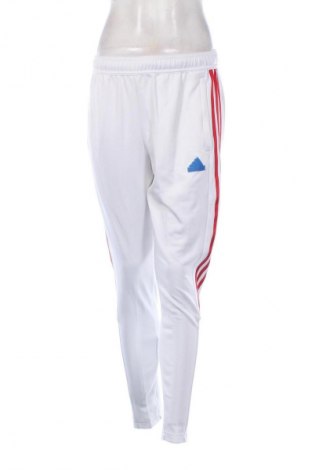 Дамско спортно долнище Adidas, Размер L, Цвят Бял, Цена 93,00 лв.