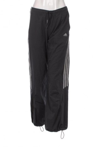 Női sport nadrág Adidas, Méret M, Szín Szürke, Ár 9 439 Ft