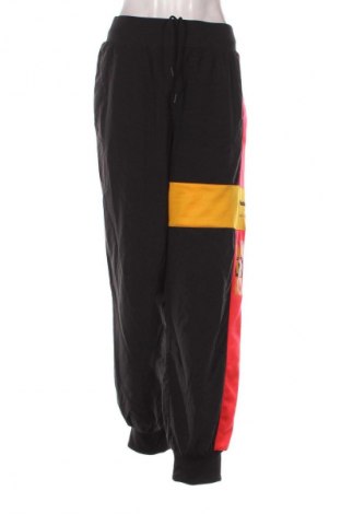 Damskie spodnie sportowe Reebok X Gigi Hadid, Rozmiar M, Kolor Kolorowy, Cena 156,00 zł