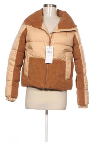 Дамско яке Columbia, Размер M, Цвят Бежов, Цена 269,99 лв.