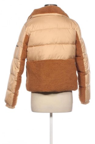Дамско яке Columbia, Размер M, Цвят Бежов, Цена 269,99 лв.