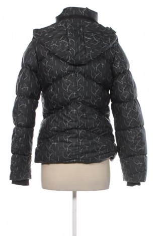 Дамско яке Nike, Размер S, Цвят Многоцветен, Цена 116,00 лв.