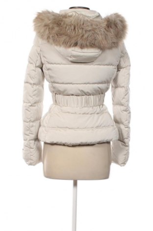 Дамско яке Zara, Размер S, Цвят Екрю, Цена 54,99 лв.