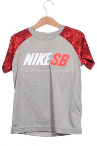 Детска тениска Nike, Размер 4-5y/ 110-116 см, Цвят Многоцветен, Цена 11,11 €