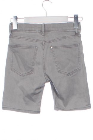 Kinder Shorts H&M, Größe 7-8y/ 128-134 cm, Farbe Grau, Preis 7,19 €