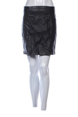 Skórzana spódnica Amisu, Rozmiar M, Kolor Czarny, Cena 23,99 zł