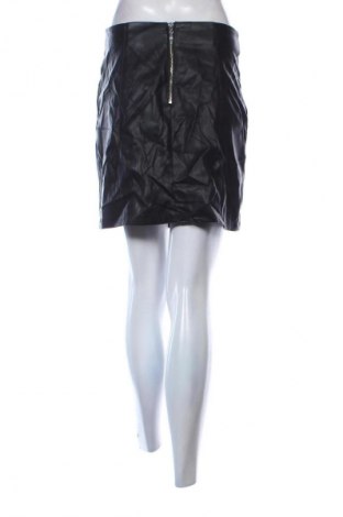 Skórzana spódnica Amisu, Rozmiar M, Kolor Czarny, Cena 23,99 zł