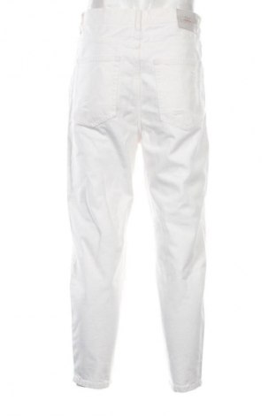 Ανδρικό τζίν Bershka, Μέγεθος M, Χρώμα Λευκό, Τιμή 19,95 €