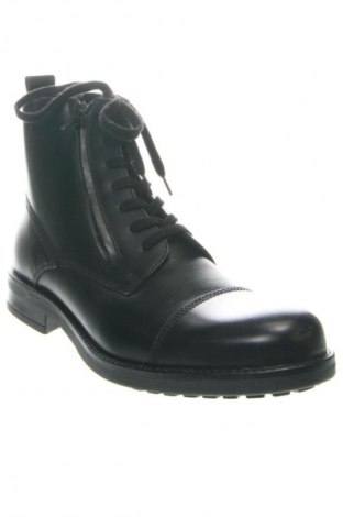 Férfi cipők
 S&G, Méret 44, Szín Fekete, Ár 21 584 Ft