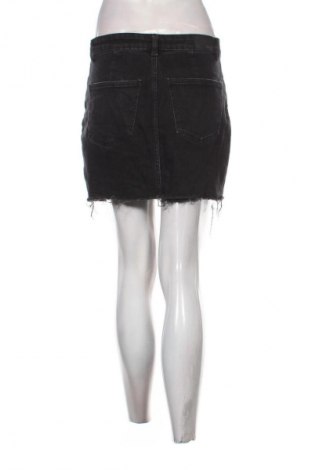 Sukně Bershka, Velikost M, Barva Černá, Cena  159,00 Kč