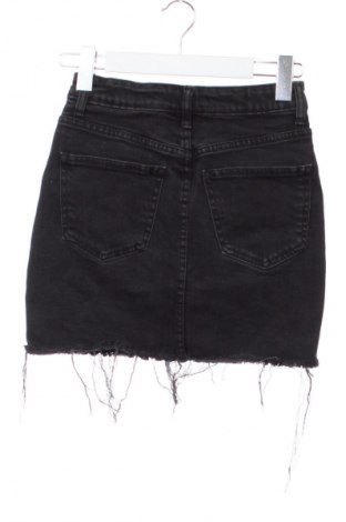 Пола Bershka, Размер XS, Цвят Черен, Цена 14,99 лв.