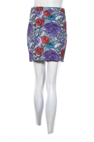 Пола Casual Clothing, Размер S, Цвят Многоцветен, Цена 19,00 лв.