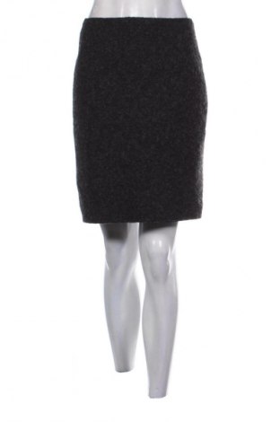 Sukně Christian Berg, Velikost M, Barva Šedá, Cena  428,00 Kč