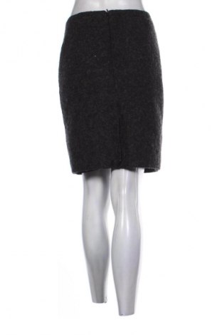 Sukně Christian Berg, Velikost M, Barva Šedá, Cena  428,00 Kč