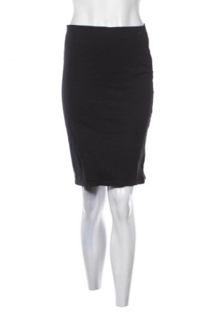 Пола Clockhouse, Размер M, Цвят Черен, Цена 19,14 лв.