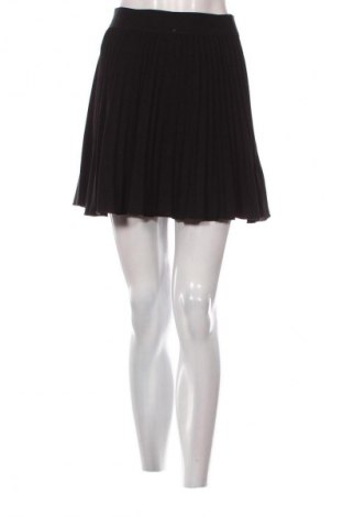 Пола Clockhouse, Размер M, Цвят Черен, Цена 19,00 лв.