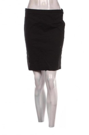 Пола Gap, Размер M, Цвят Черен, Цена 20,99 лв.