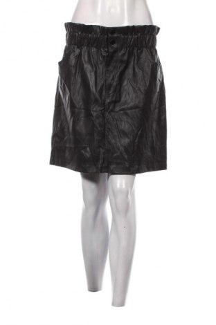 Пола ONLY, Размер XL, Цвят Черен, Цена 17,99 лв.