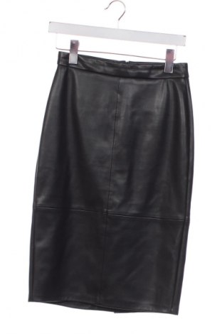 Пола Reserved, Размер XS, Цвят Черен, Цена 23,46 лв.