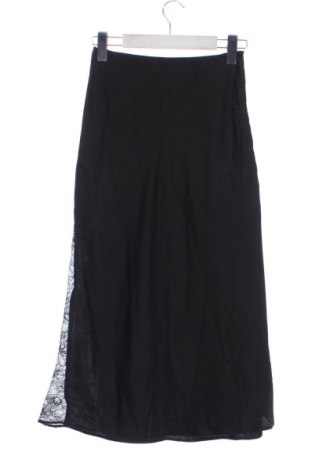 Пола Reserved, Размер XXS, Цвят Черен, Цена 23,00 лв.