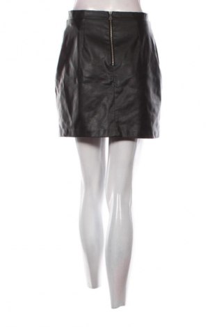 Пола River Island, Размер S, Цвят Черен, Цена 41,04 лв.