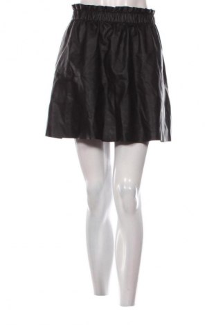 Пола VILA, Размер S, Цвят Черен, Цена 19,58 лв.