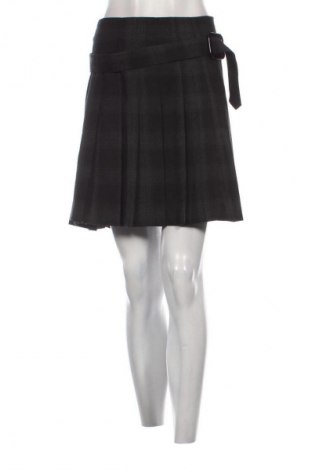 Пола Yessica, Размер M, Цвят Многоцветен, Цена 8,99 лв.