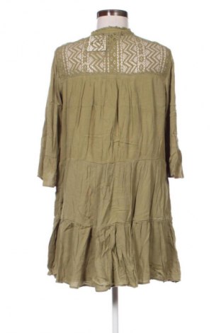 Рокля Amisu, Размер XS, Цвят Зелен, Цена 39,15 лв.