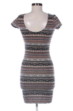 Рокля Basics, Размер M, Цвят Многоцветен, Цена 27,10 лв.