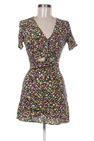 Рокля Bershka, Размер S, Цвят Многоцветен, Цена 39,15 лв.